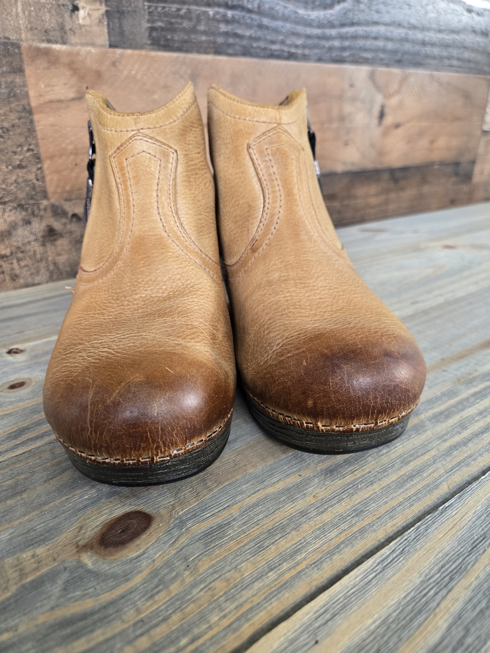Dansko Veronica ankle booties, honey distressed leather Women’s Size 40 - Picture 3 of 11